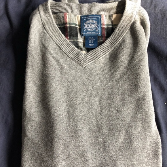 NEW Cambridge Dry Goods Men’s V-Neck Grey Sweater - Picture 1 of 4